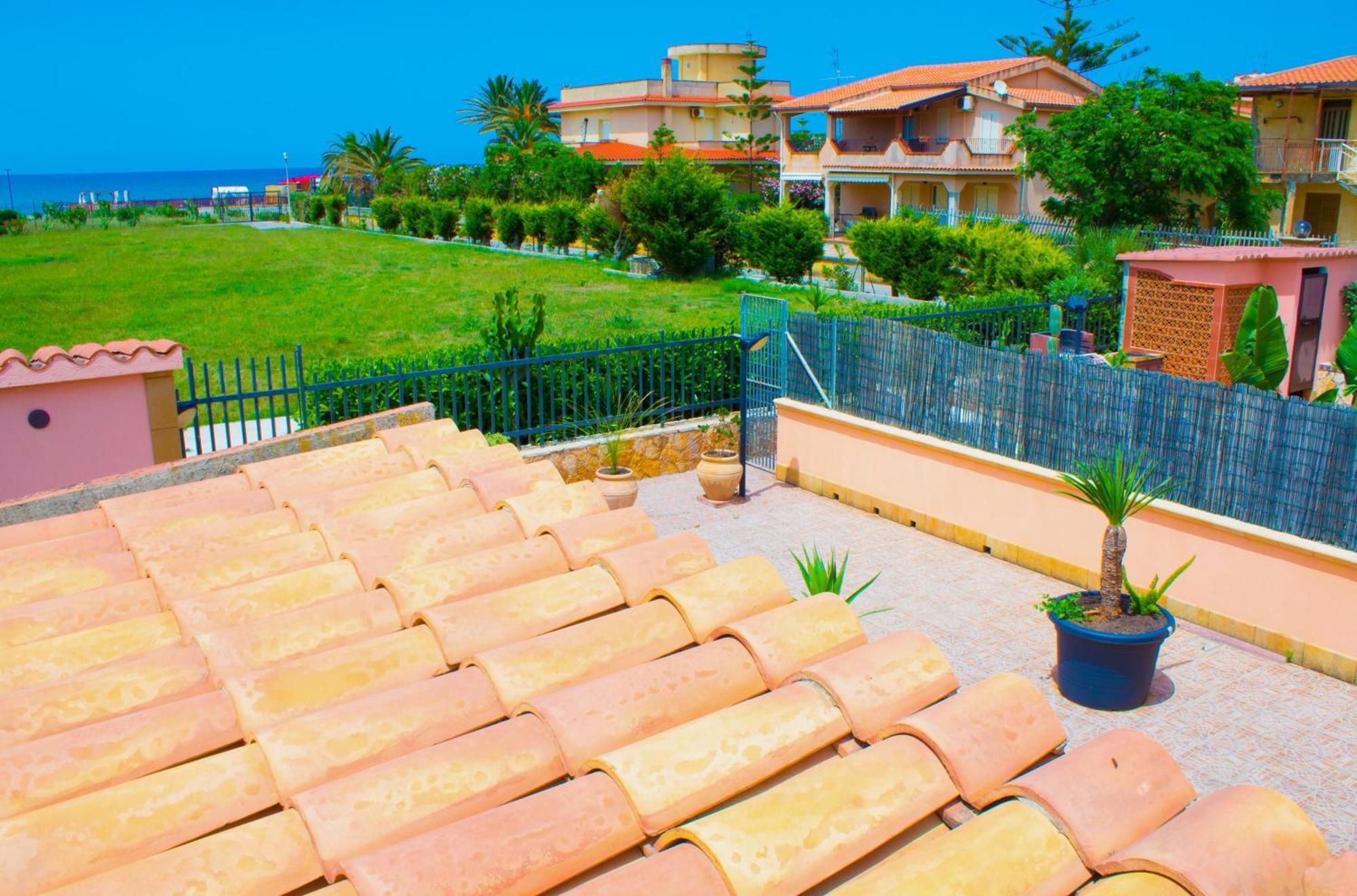 Costa Mediterranea Holiday Homes Campofelice Di Roccella Ngoại thất bức ảnh
