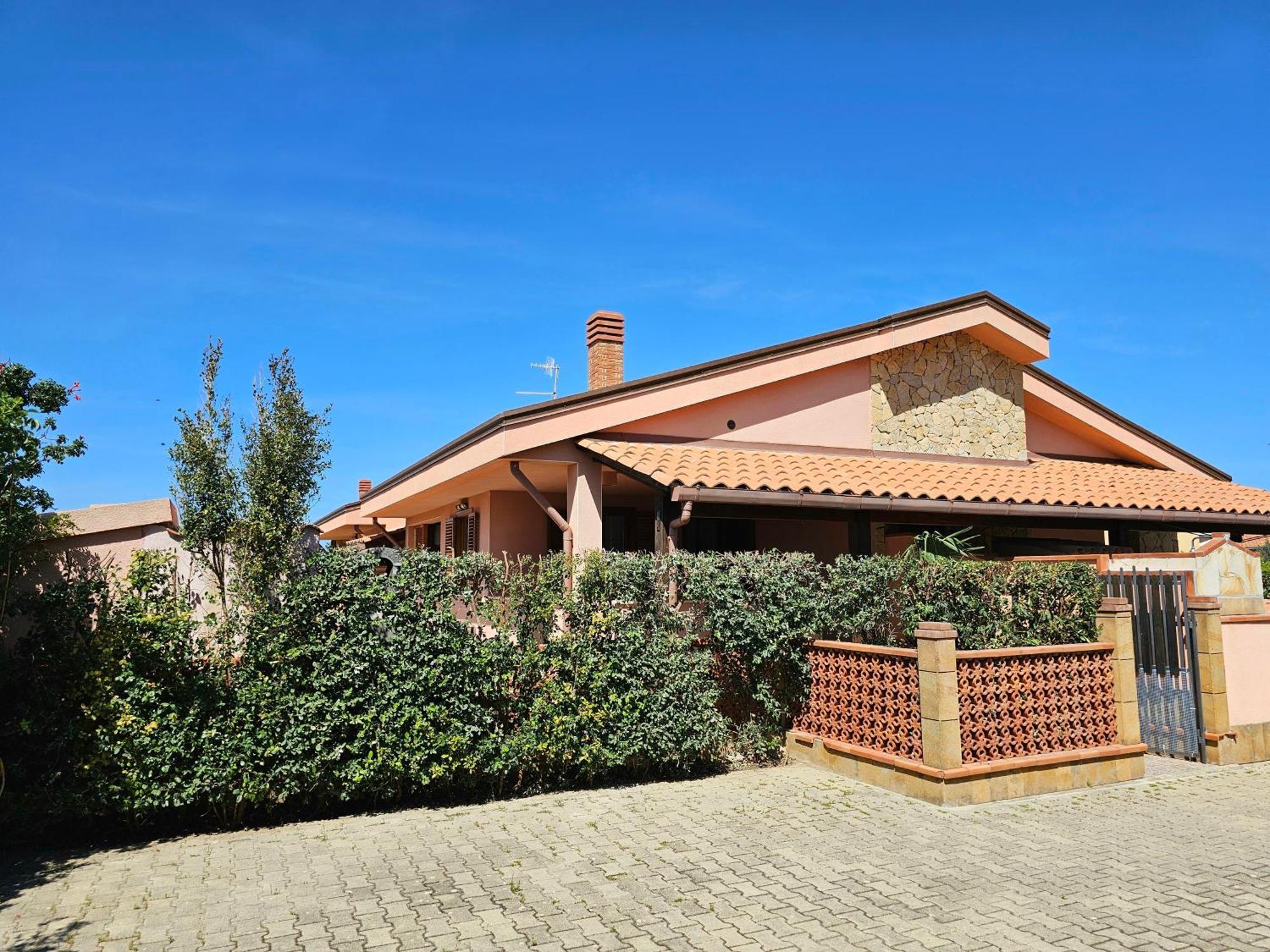 Costa Mediterranea Holiday Homes Campofelice Di Roccella Ngoại thất bức ảnh