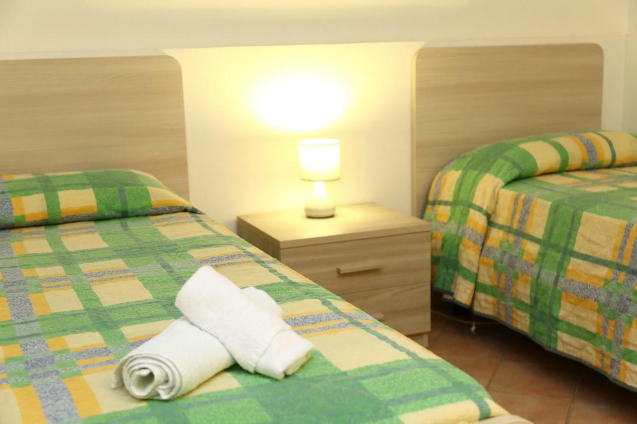 Costa Mediterranea Holiday Homes Campofelice Di Roccella Ngoại thất bức ảnh