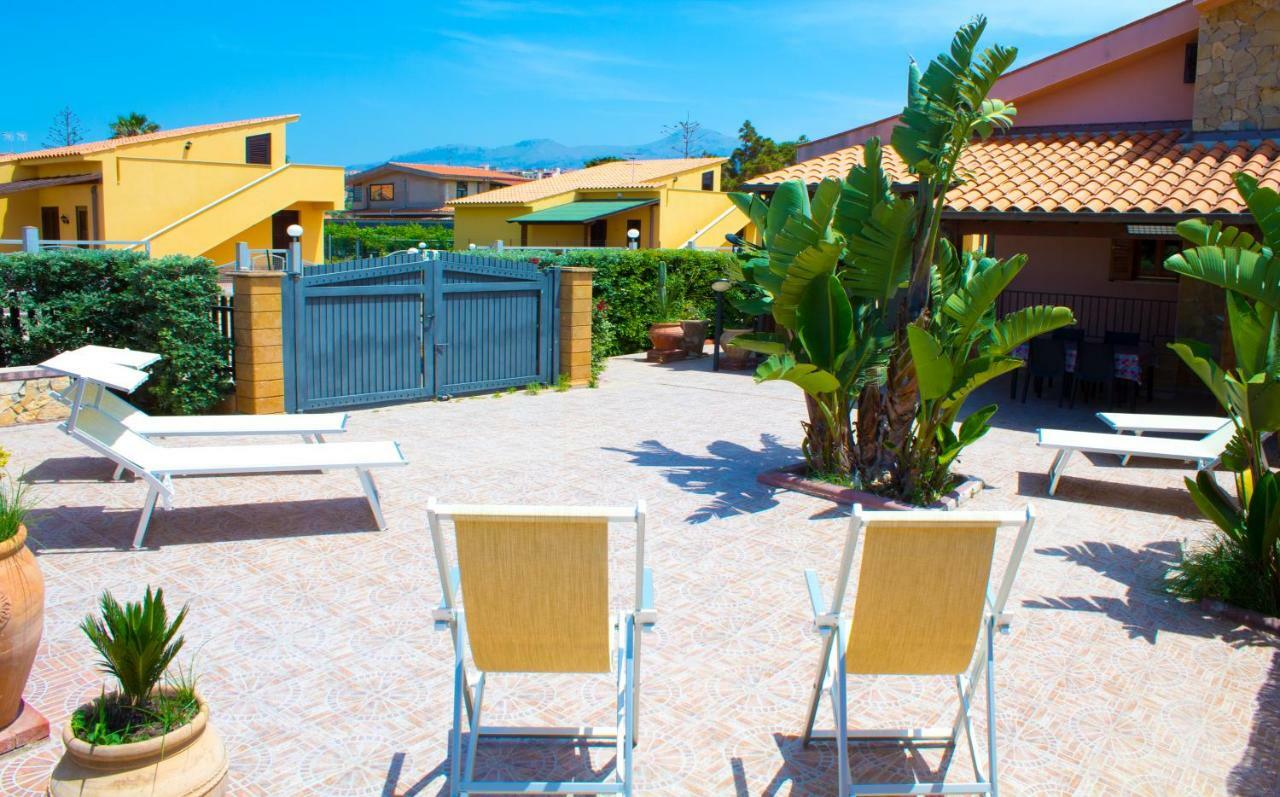 Costa Mediterranea Holiday Homes Campofelice Di Roccella Ngoại thất bức ảnh